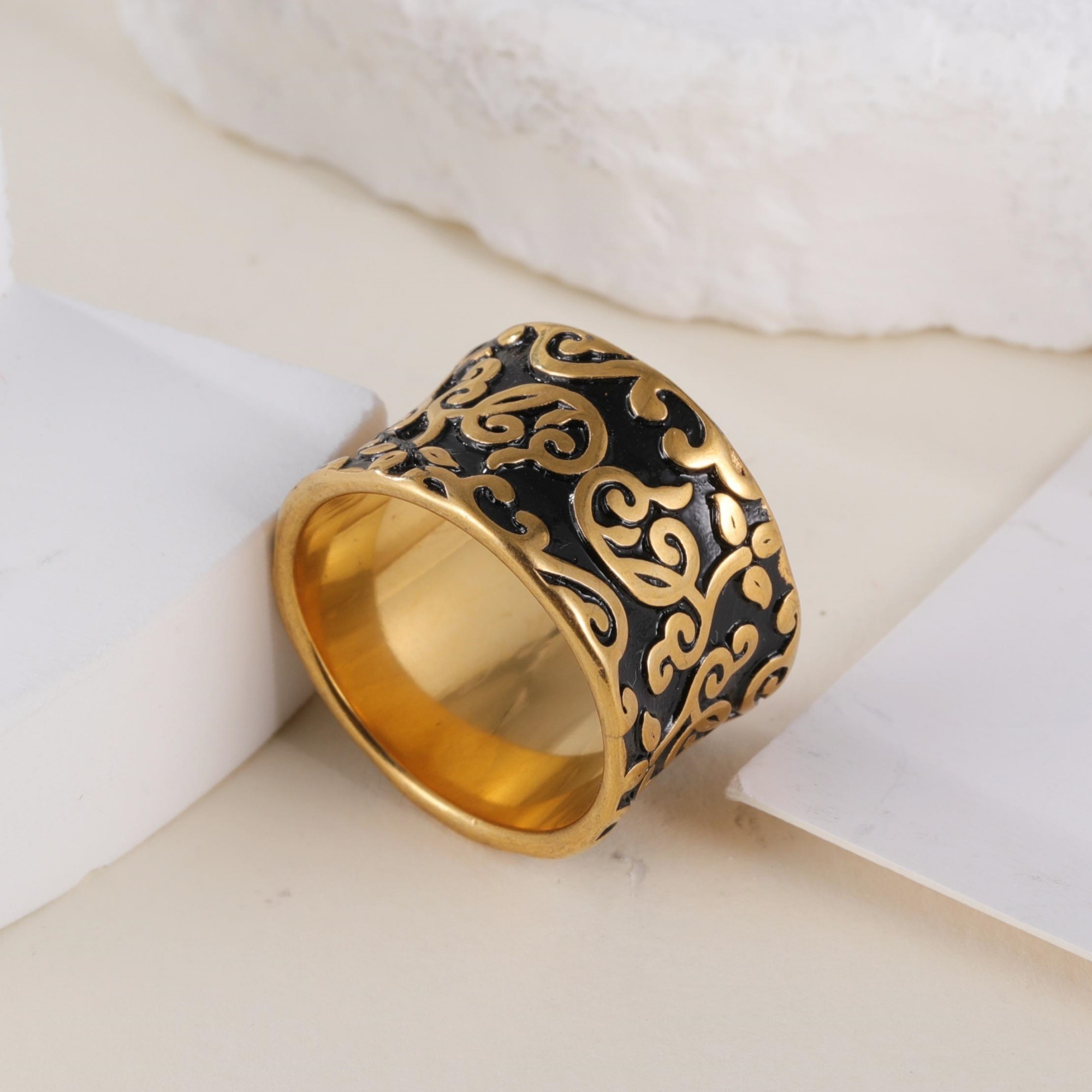 Exquisite Carved Texture Black And Gold Stainless Steel Men's Ring-JinBaoJewerly