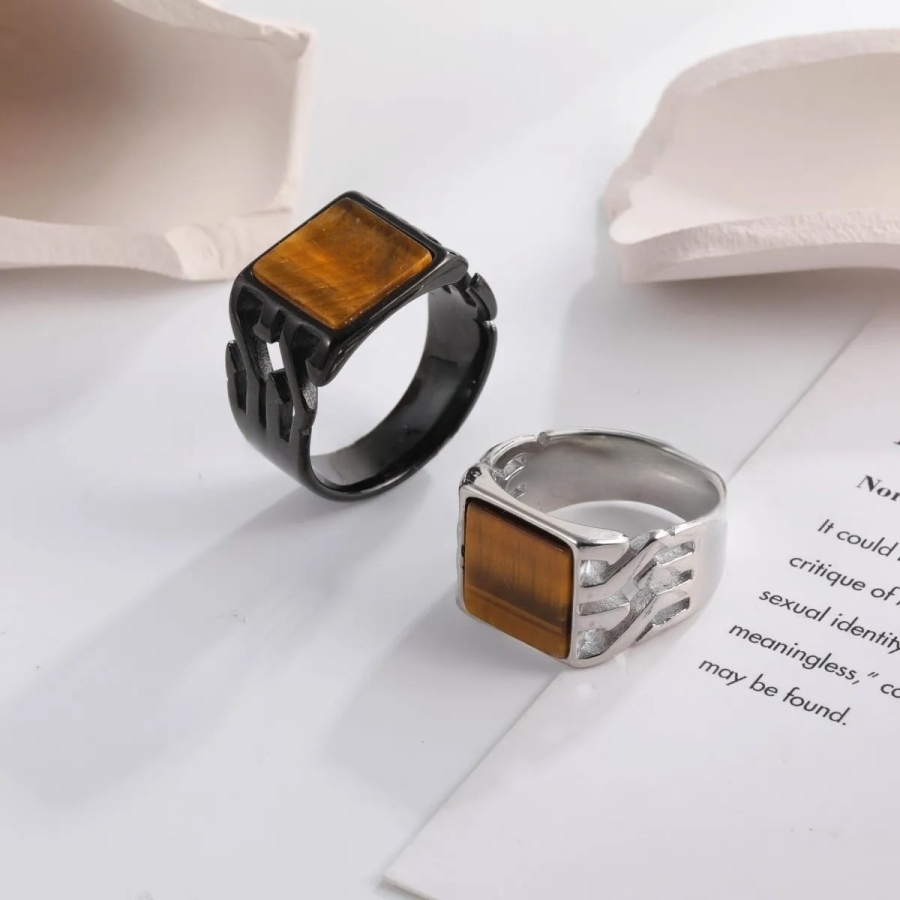 Vintage Stainless Steel Ring with Sparkling Gemstone, Timeless Elegance | B159
