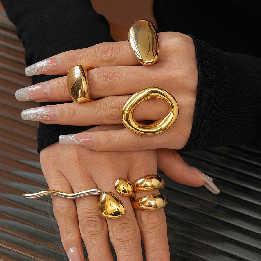 Stainless steel oval ring with a light luxury and high-end feel