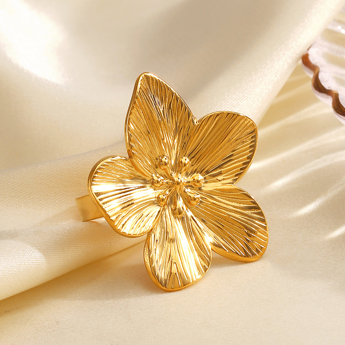 European and American Fashion Stainless Steel Flower Ring for Women | G005402-JinBaoJewerly