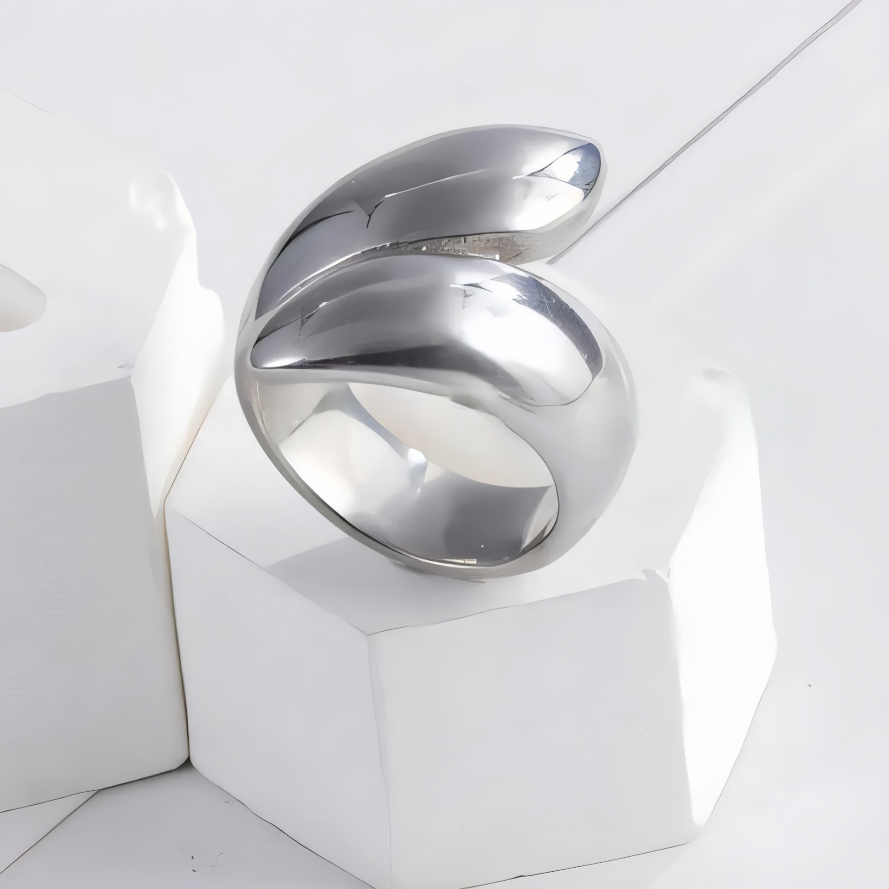 Minimalist Twisted Band Ring for Women | G002611-JinBaoJewerly