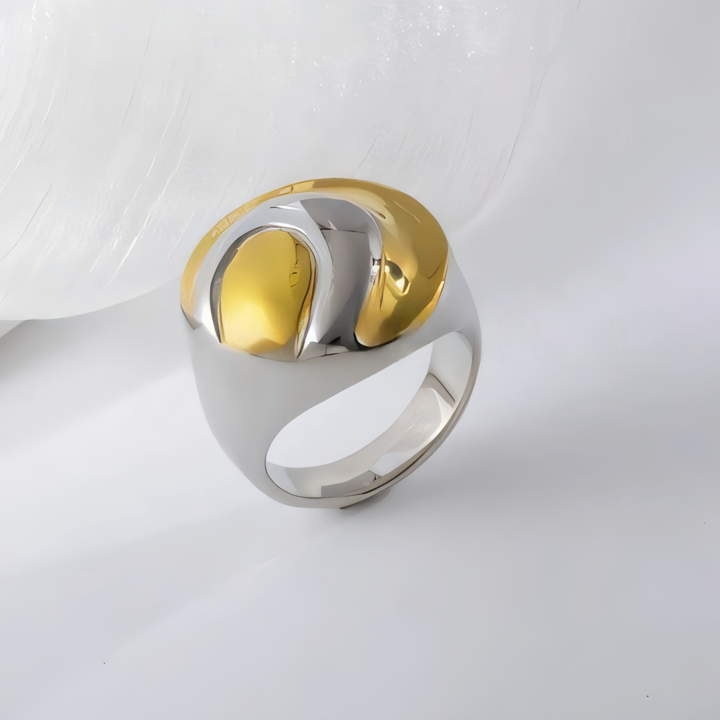 Modern Streamlined Design Ring Simple and Fashionable for Women | G00335-JinBaoJewerly