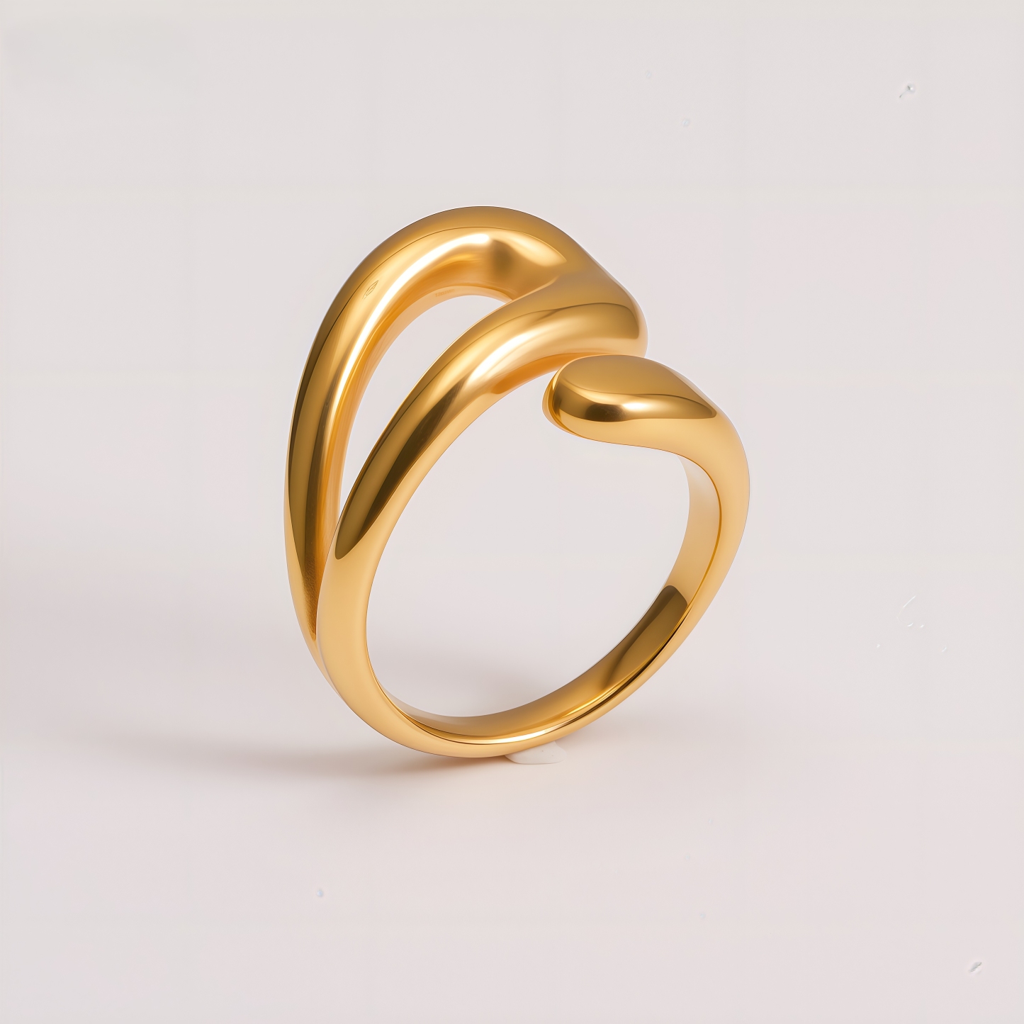 Polished simple curved stainless steel women's ring | G00580