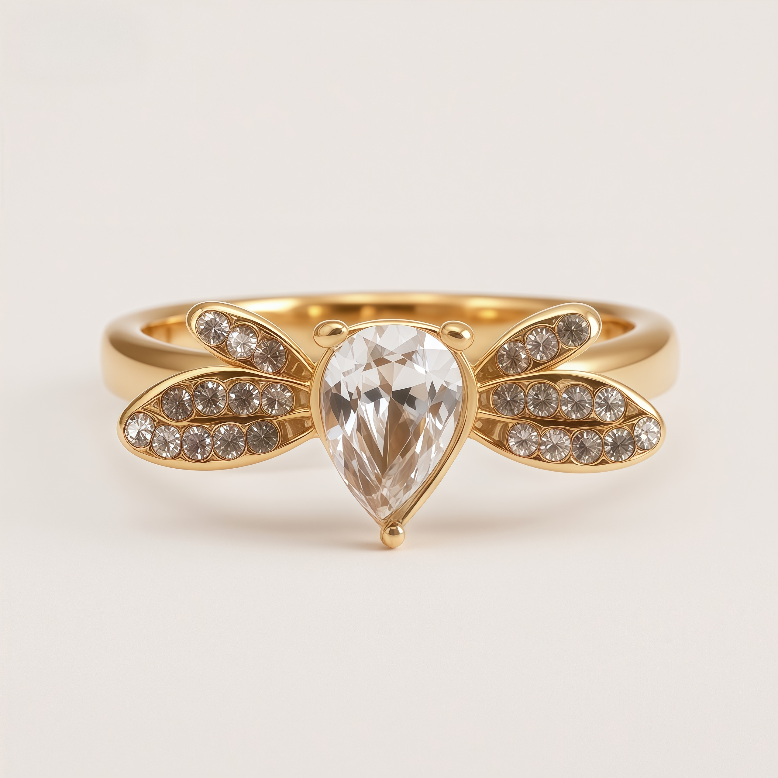 Women's Bee Shaped Crystal Inlaid Luxury Ring