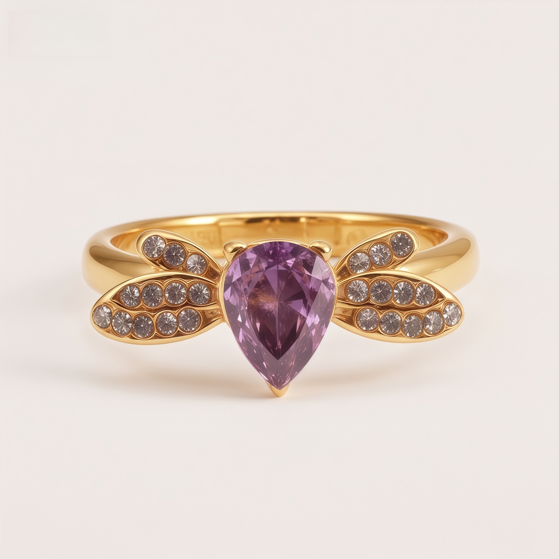 Women's Bee Shaped Crystal Inlaid Luxury Ring