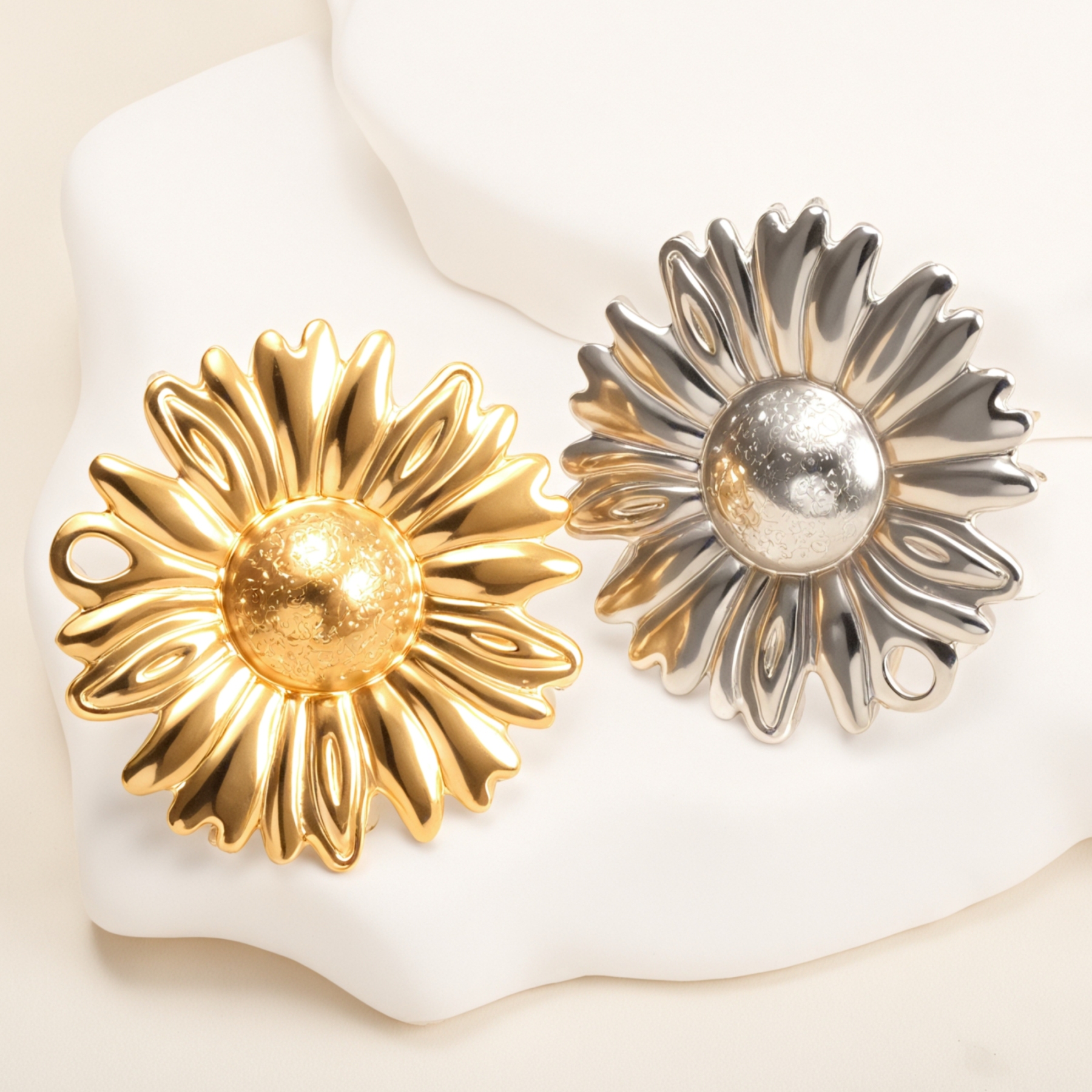 Adjustable 24K Gold Plated Stainless Steel Daisy Women's Ring | G005376-JinBaoJewerly