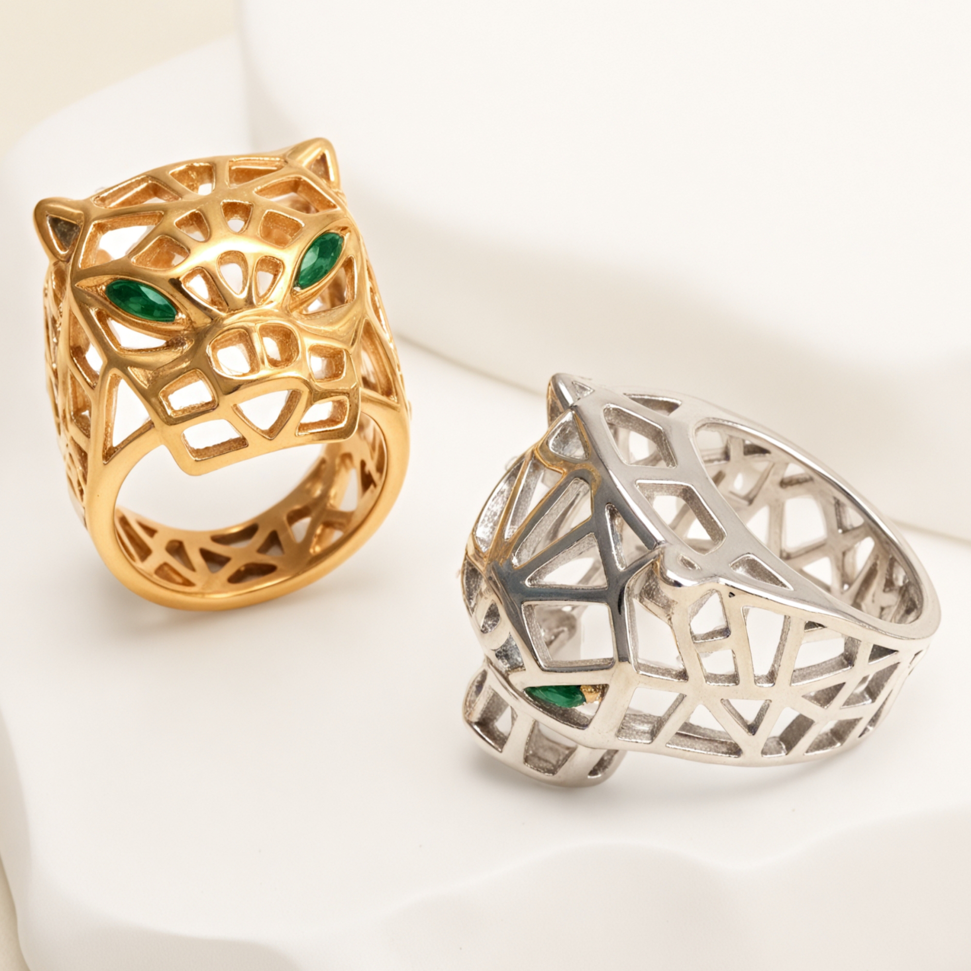 24K Gold Plated Stainless Steel Panther Head Ring with Green Stones丨G001002JLV-JinBaoJewerly