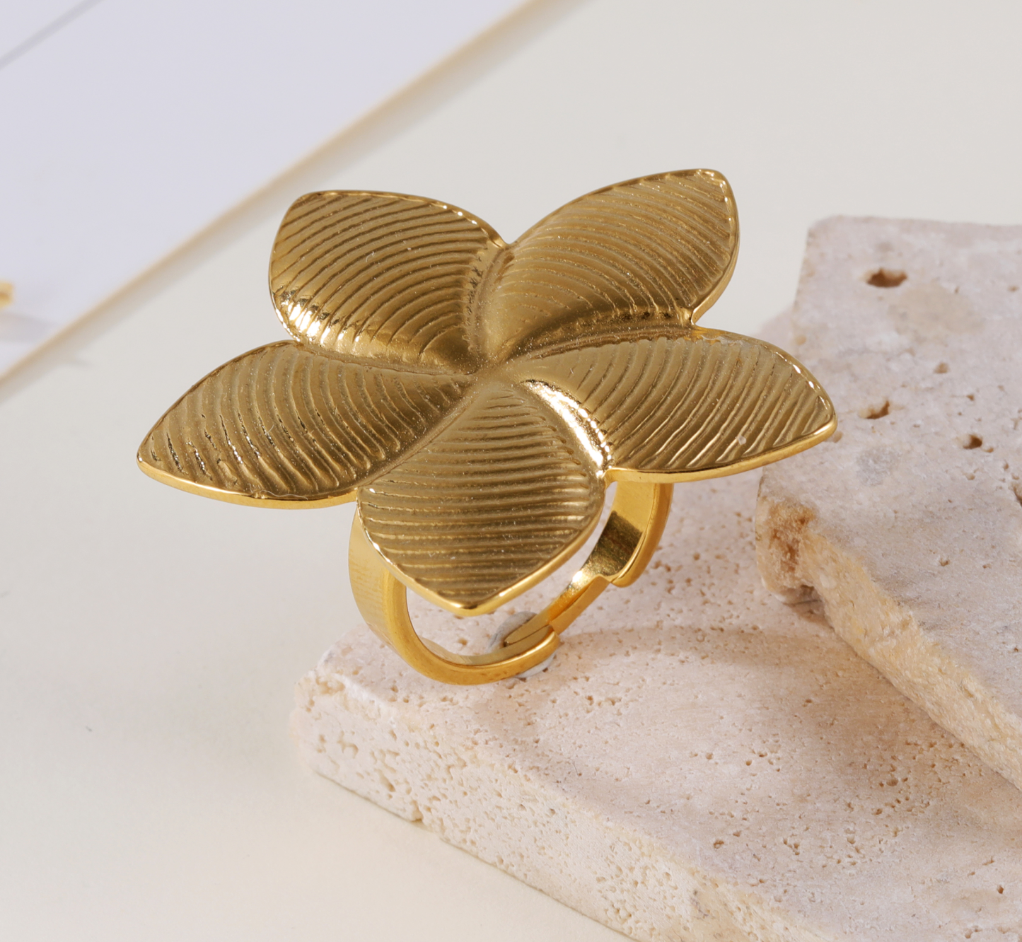 Artistic Petal Ring - Elegant Jewelry for Women | G005242-JinBaoJewerly