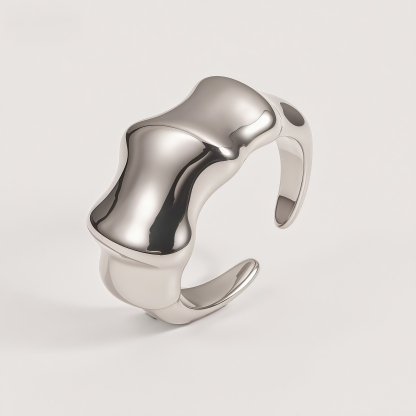 Modern Minimalist Stainless Steel Ring Women's 3D Streamlined Design | N001586