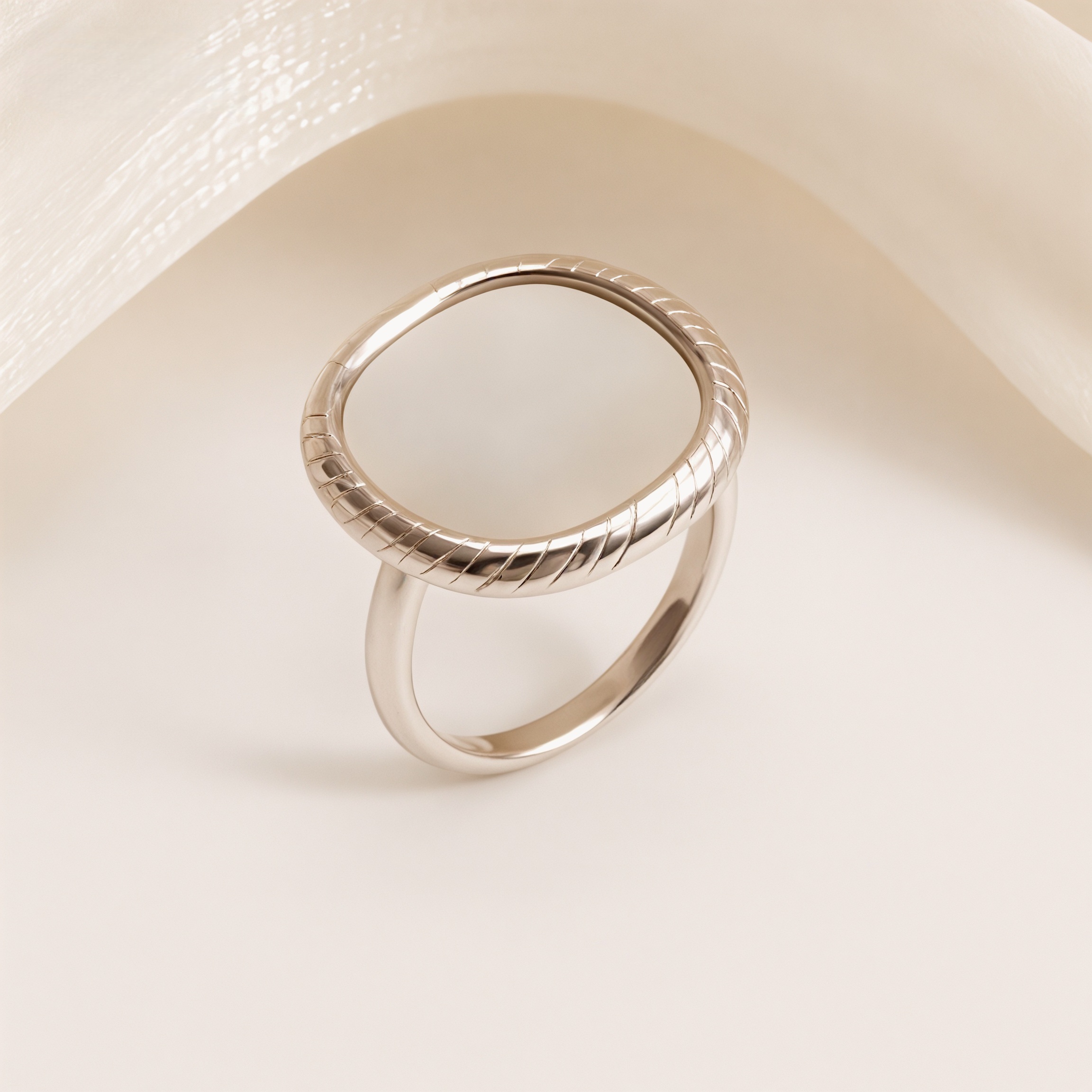 Metallic Texture Mother - of - Pearl Ring Set - Trendy and Versatile Unisex Accessory