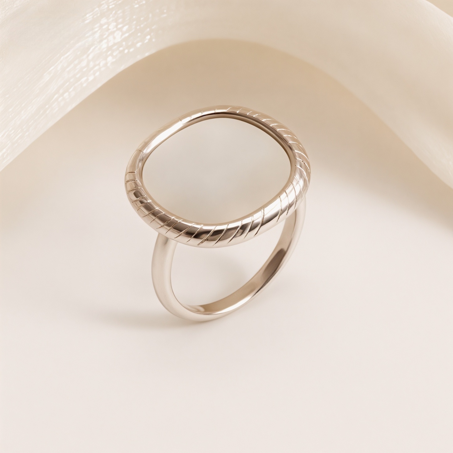 Metallic Texture Mother - of - Pearl Ring Set - Trendy and Versatile Unisex Accessory