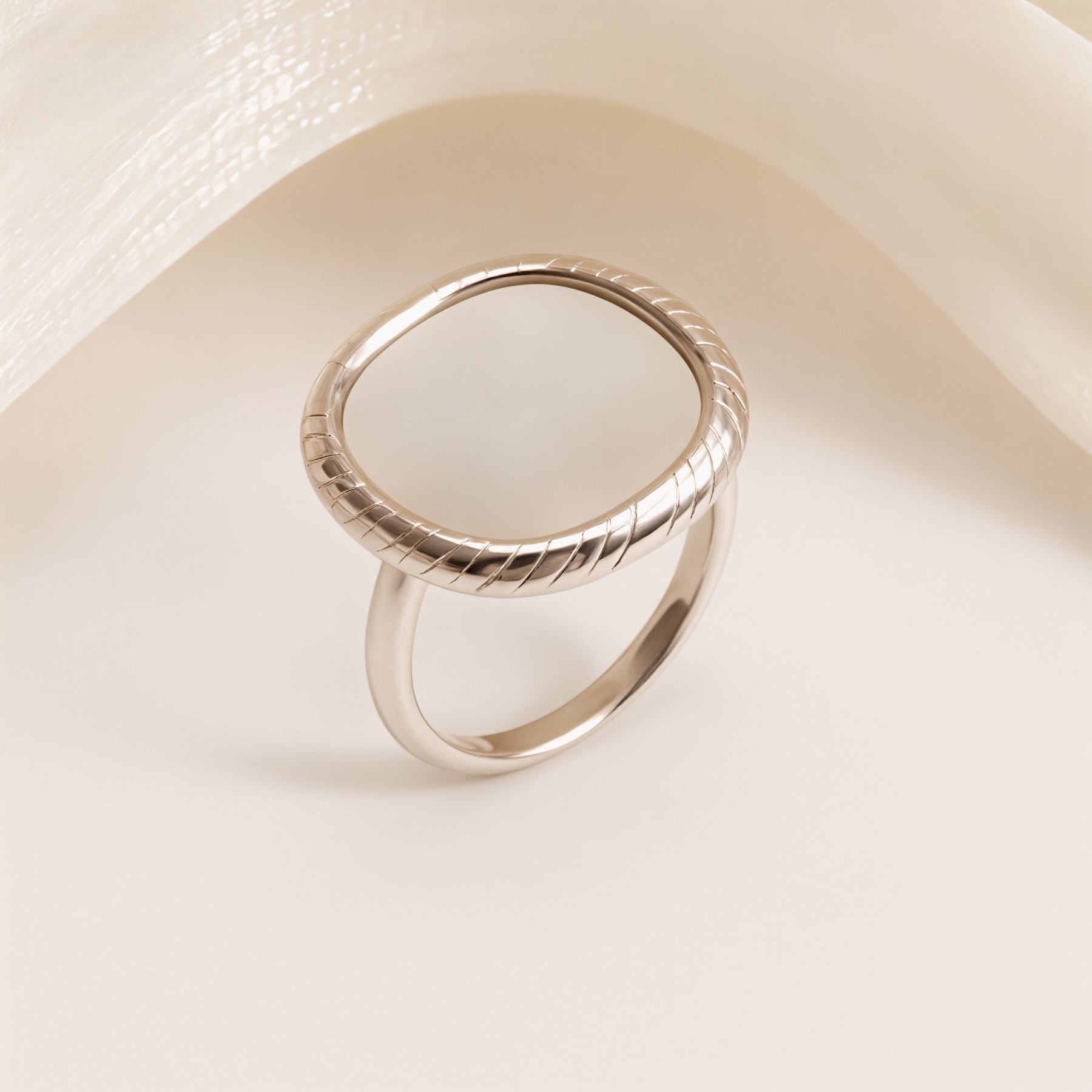 Metallic Texture Mother - of - Pearl Ring Set - Trendy and Versatile Unisex Accessory