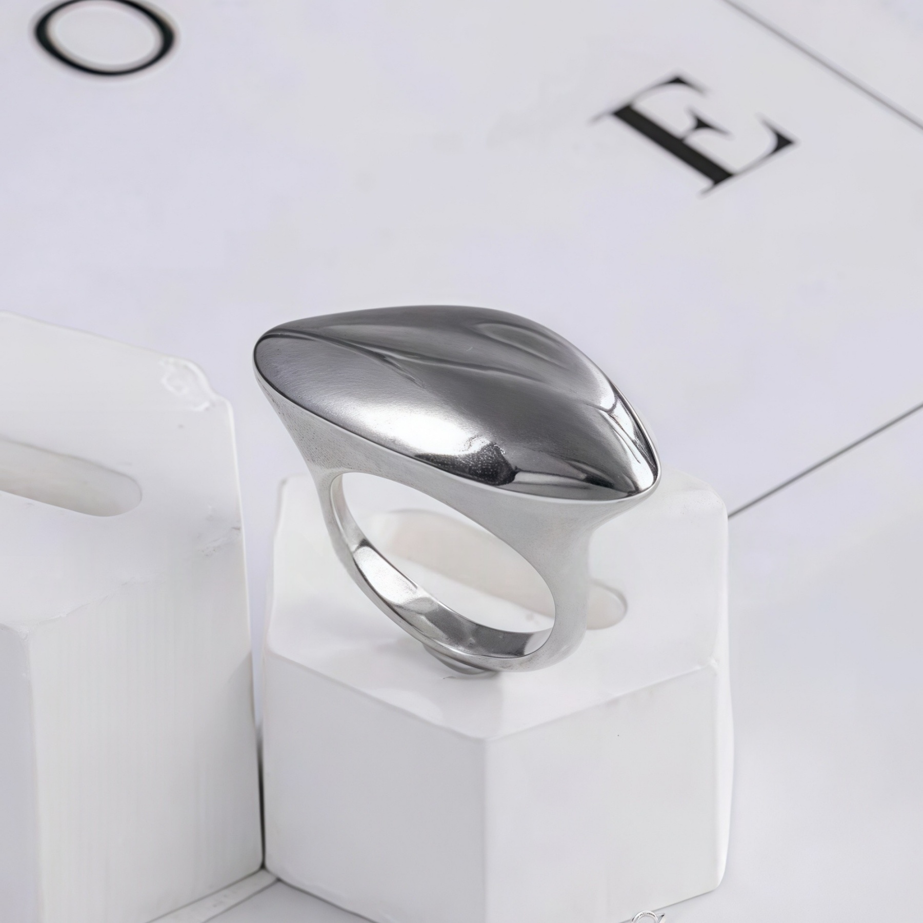Smooth Streamlined Stainless Steel Ring Women's Simple Fashion Design | G003990-JinBaoJewerly