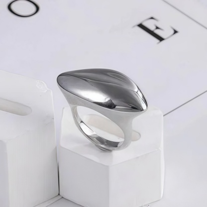 Smooth Streamlined Stainless Steel Ring Women's Simple Fashion Design | G003990-JinBaoJewerly