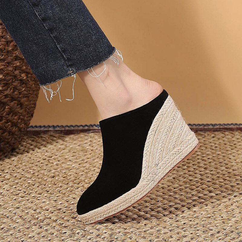 Women's Pointed-Toe Platform Wedge Pumps