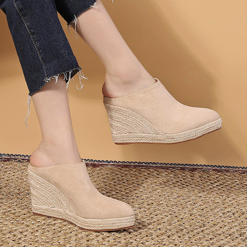 Women's Pointed-Toe Platform Wedge Pumps