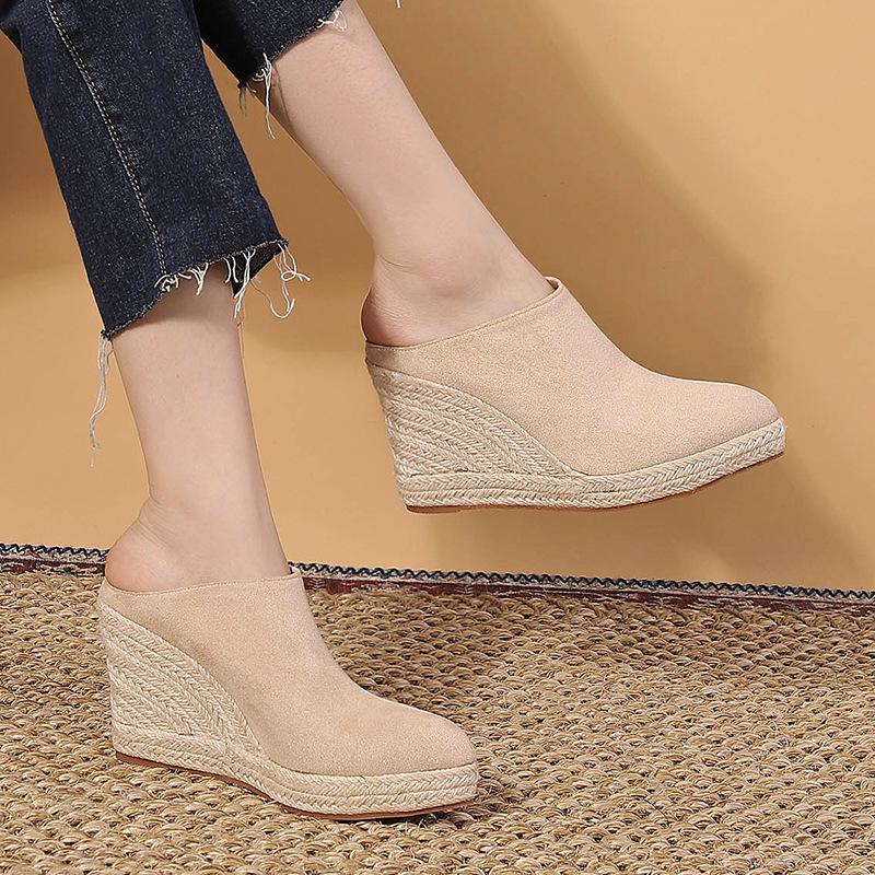 Women's Pointed-Toe Platform Wedge Pumps