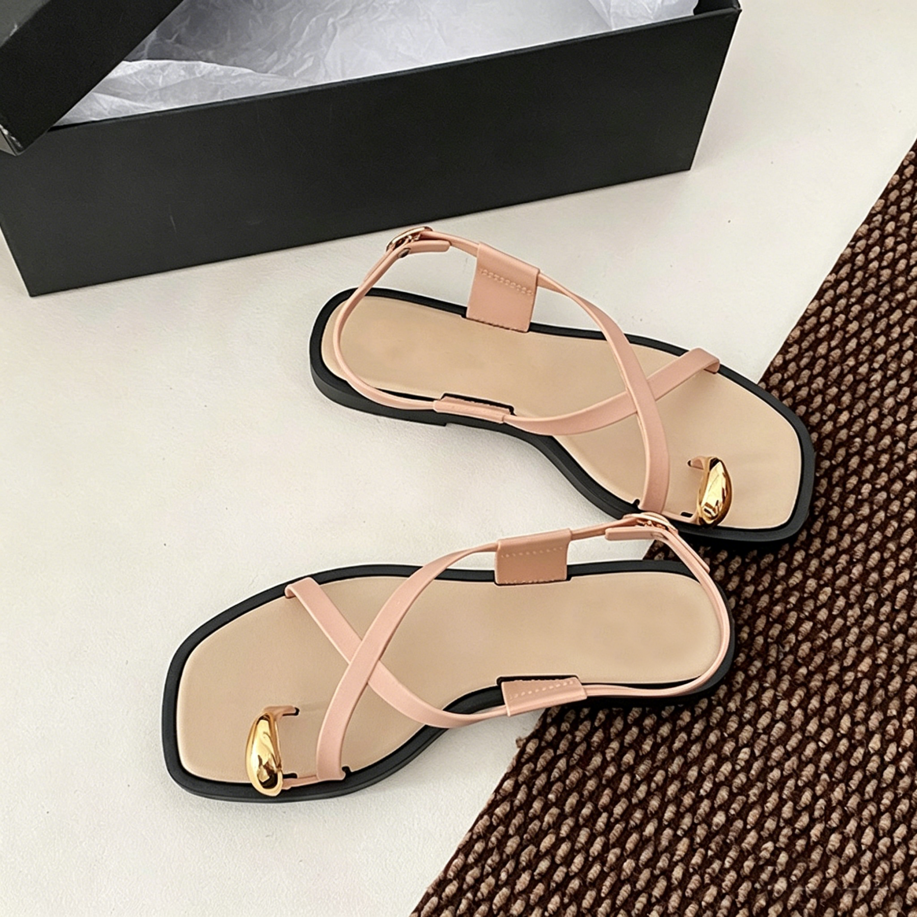 Elegant square-toe casual flat summer sandals