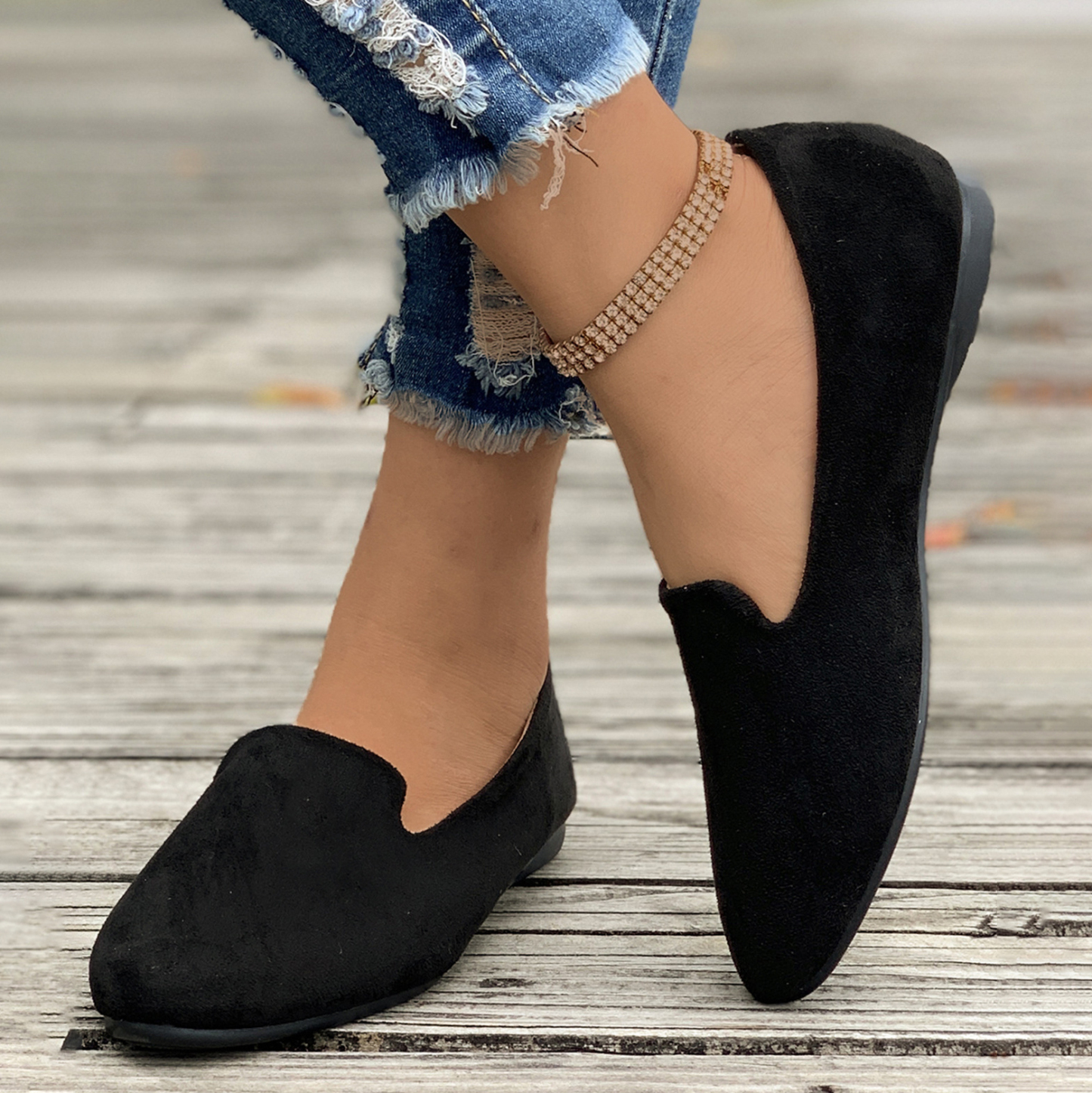 Women's flat suede shoes