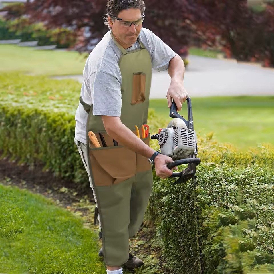 Multi-pocket extended apron