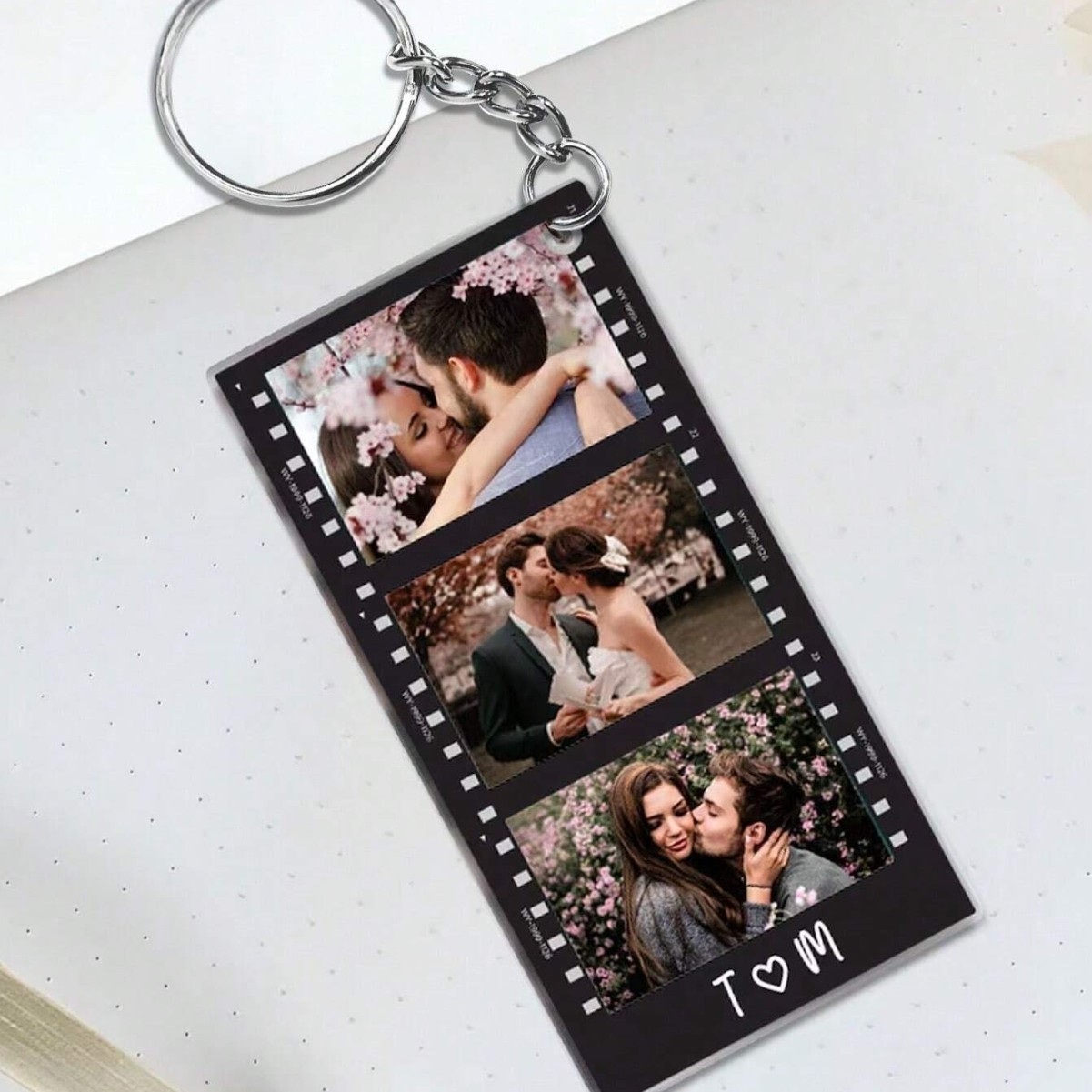 Customized pendant photo keychain