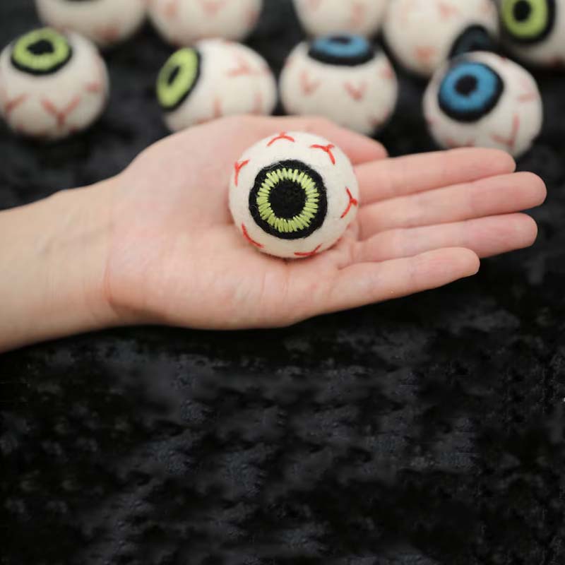 Halloween Felt Eyeballs