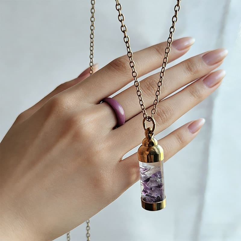 Openable rainbow pendant clavicle chain