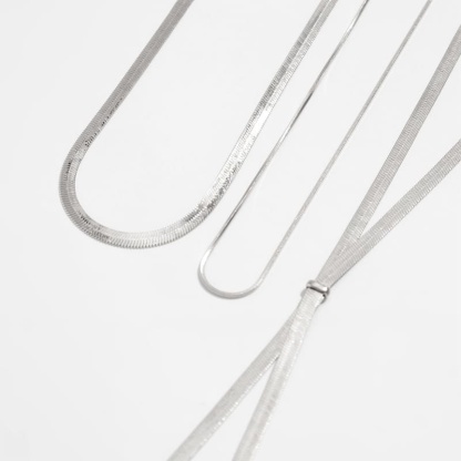 Simple snake bone clavicle chain