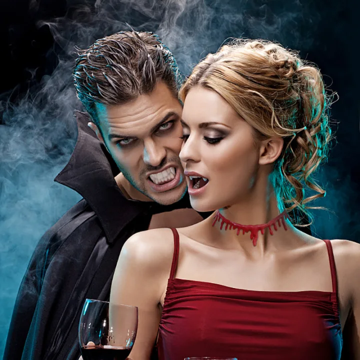 Creative bloody cut throat necklace