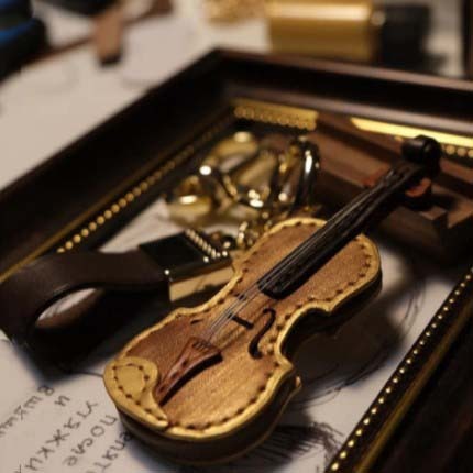 Violin and guitar keychains