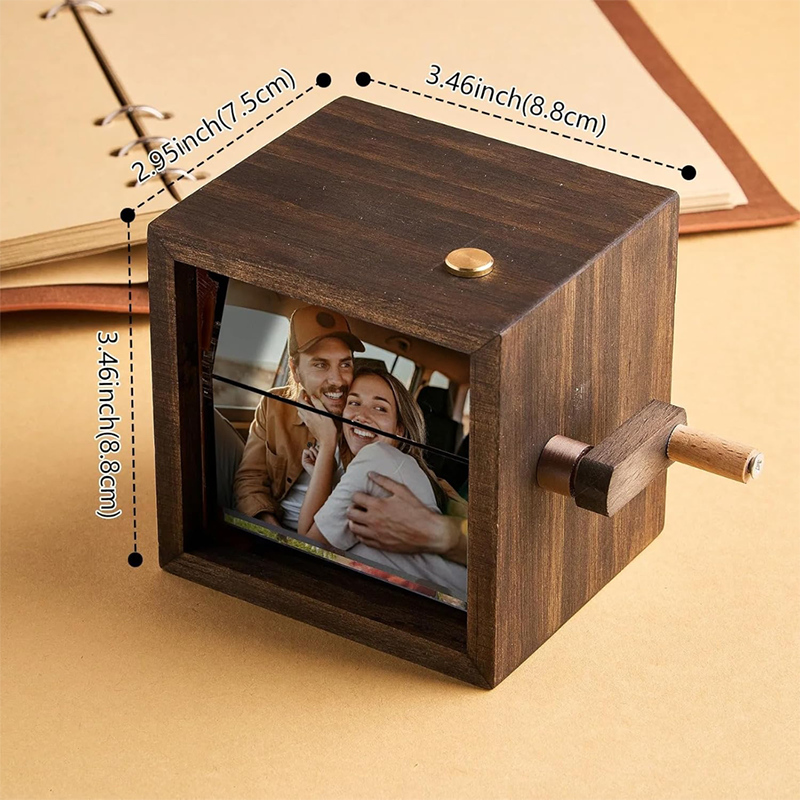 Customized hand-cranked flip book photo machine