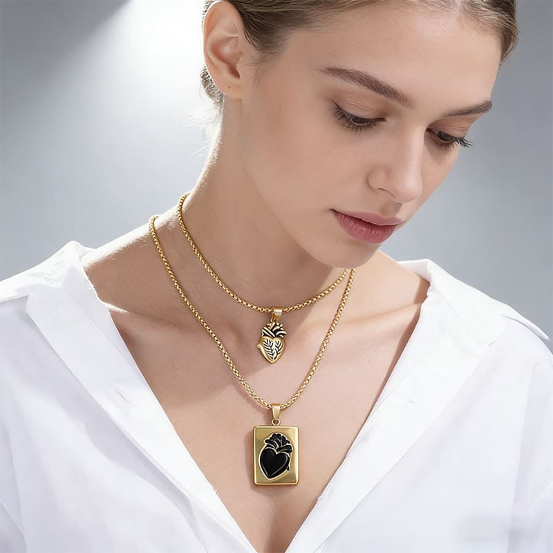 Heart-Shaped Pendant Beaded Necklace