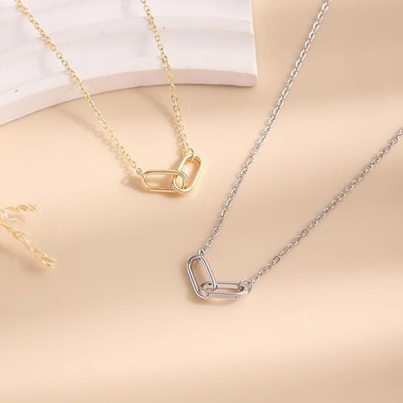Interlocking paperclips friendship necklace