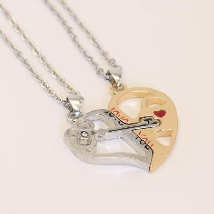 Creative heart-shaped key necklace