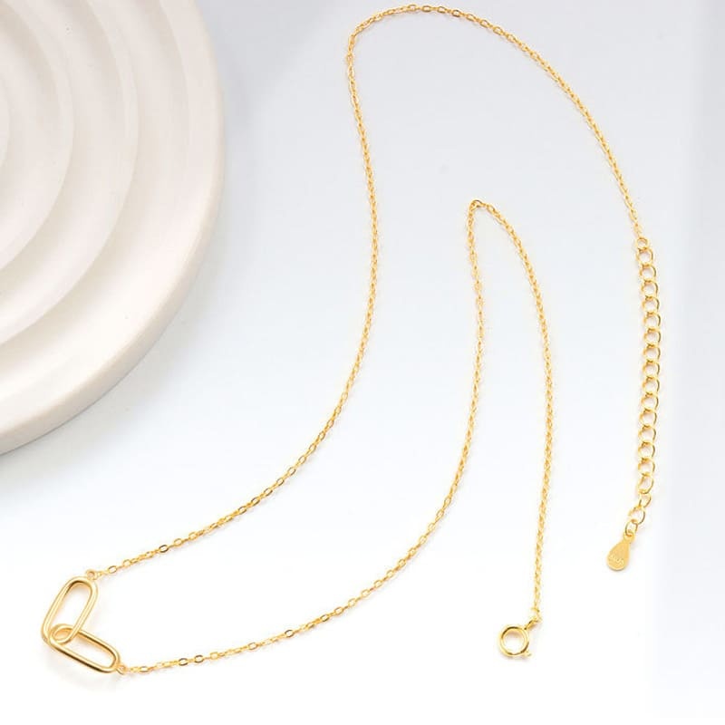 Interlocking paperclips friendship necklace