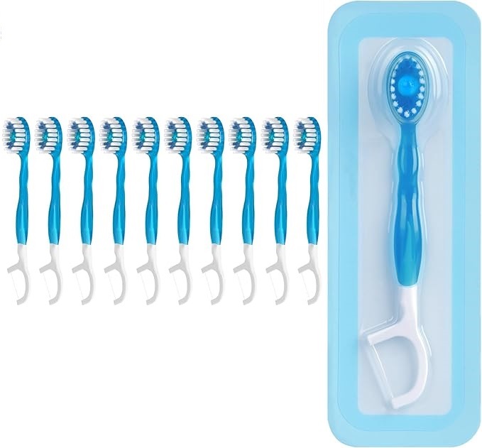 Convenient oral cleaning kit