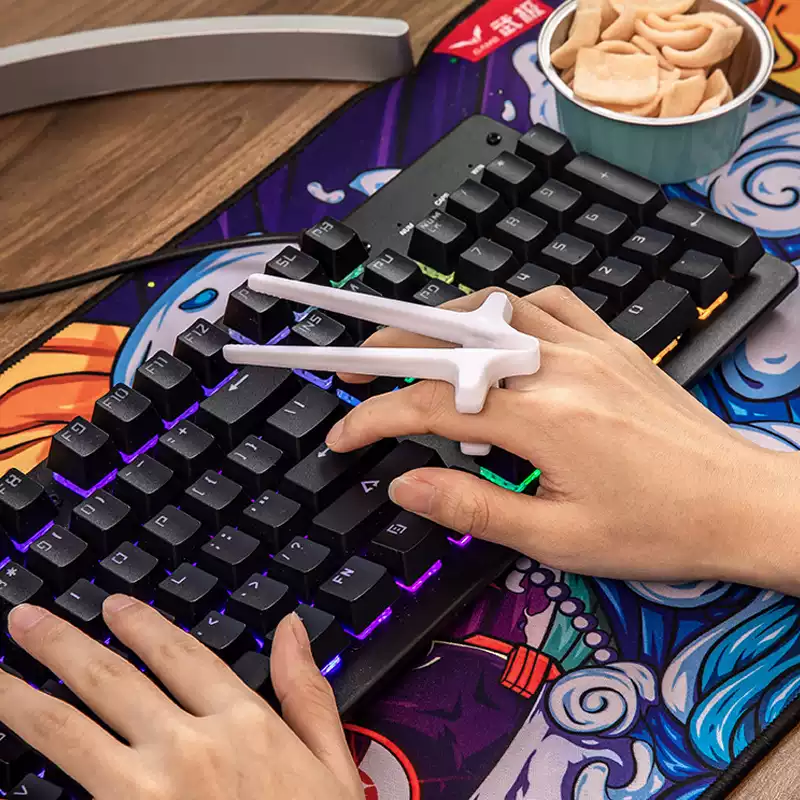 Multifunctional snack tongs