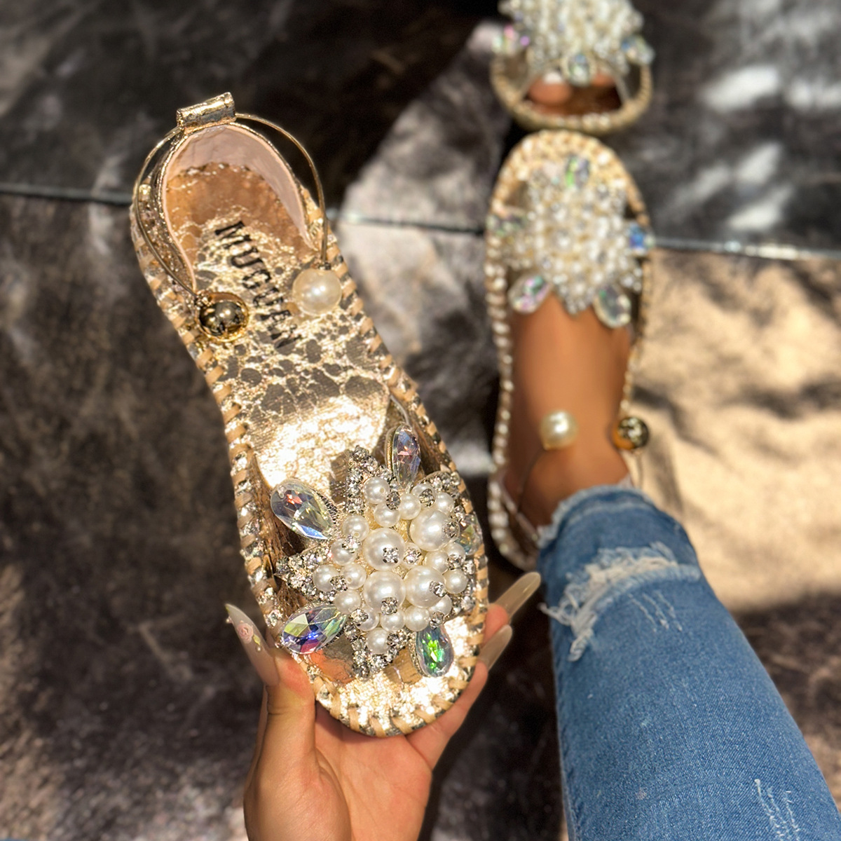 Flower and pearl flat shoes