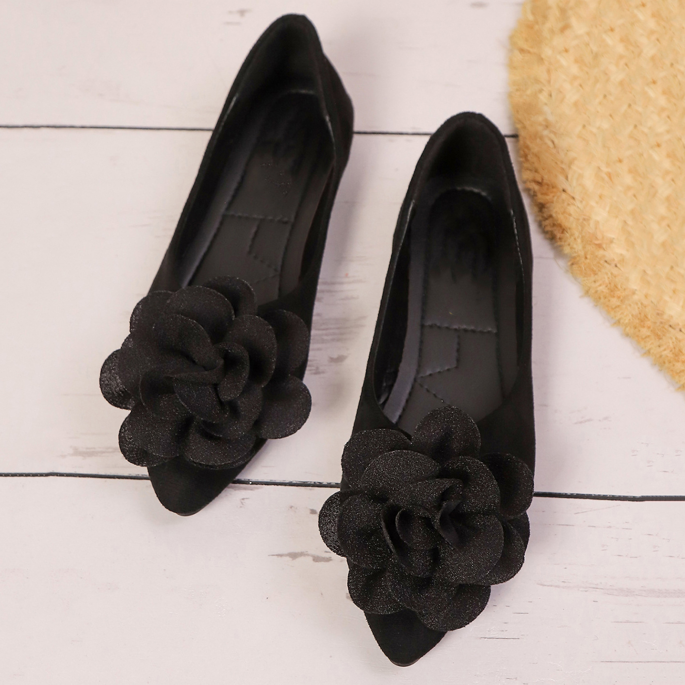 Pointed-toe floral women's shoes