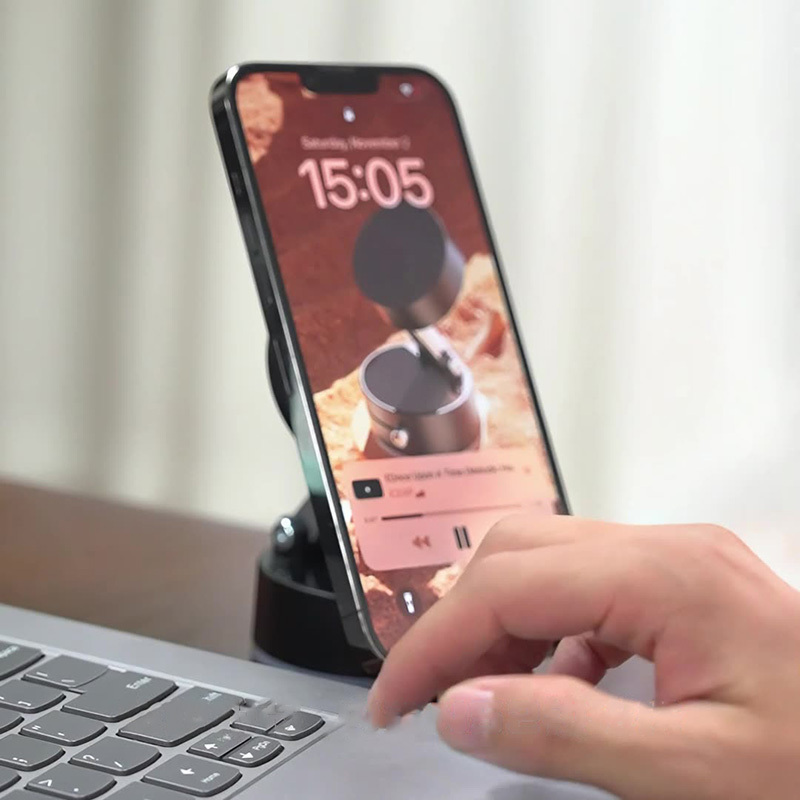 Multifunctional foldable telescopic vacuum suction cup bracket