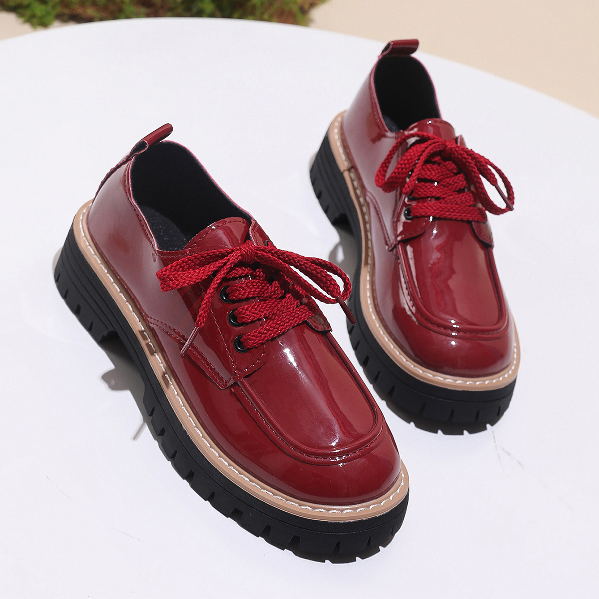 Round-toe lace-up loafers