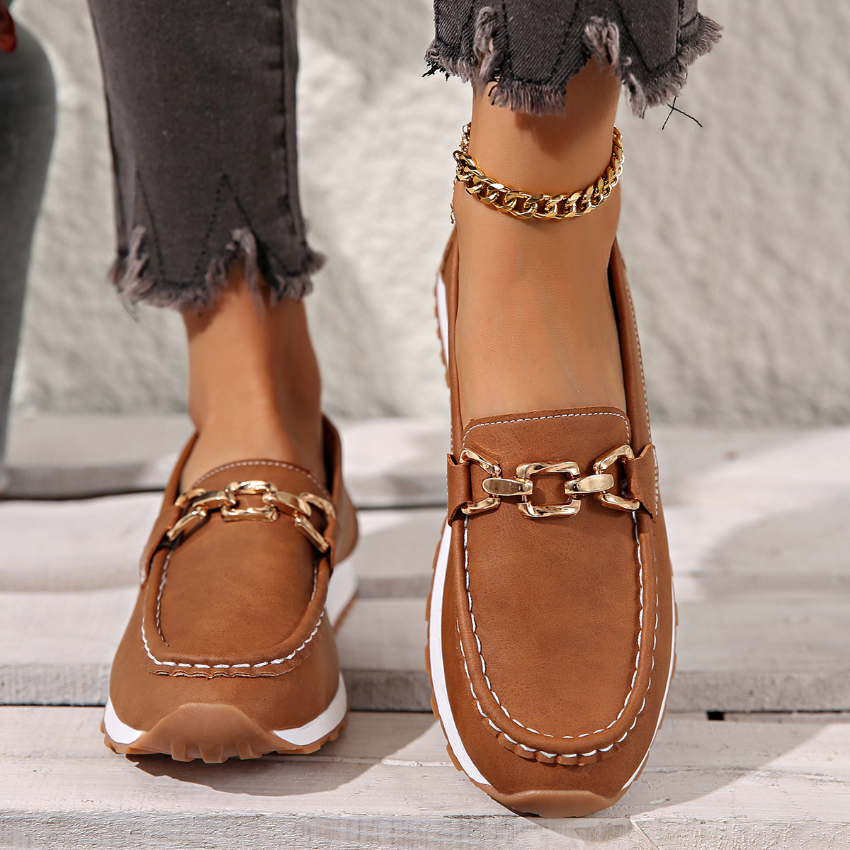 Metal chain casual loafers