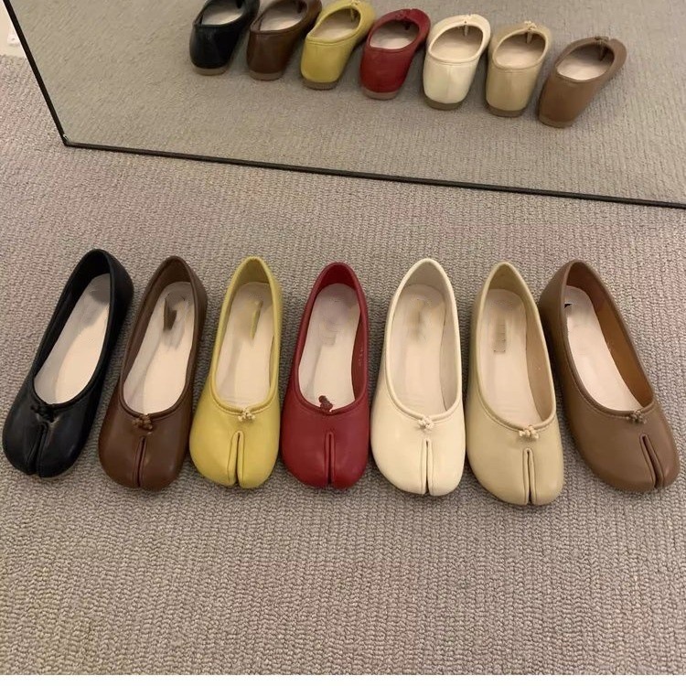 Retro horseshoe split-toe shoes