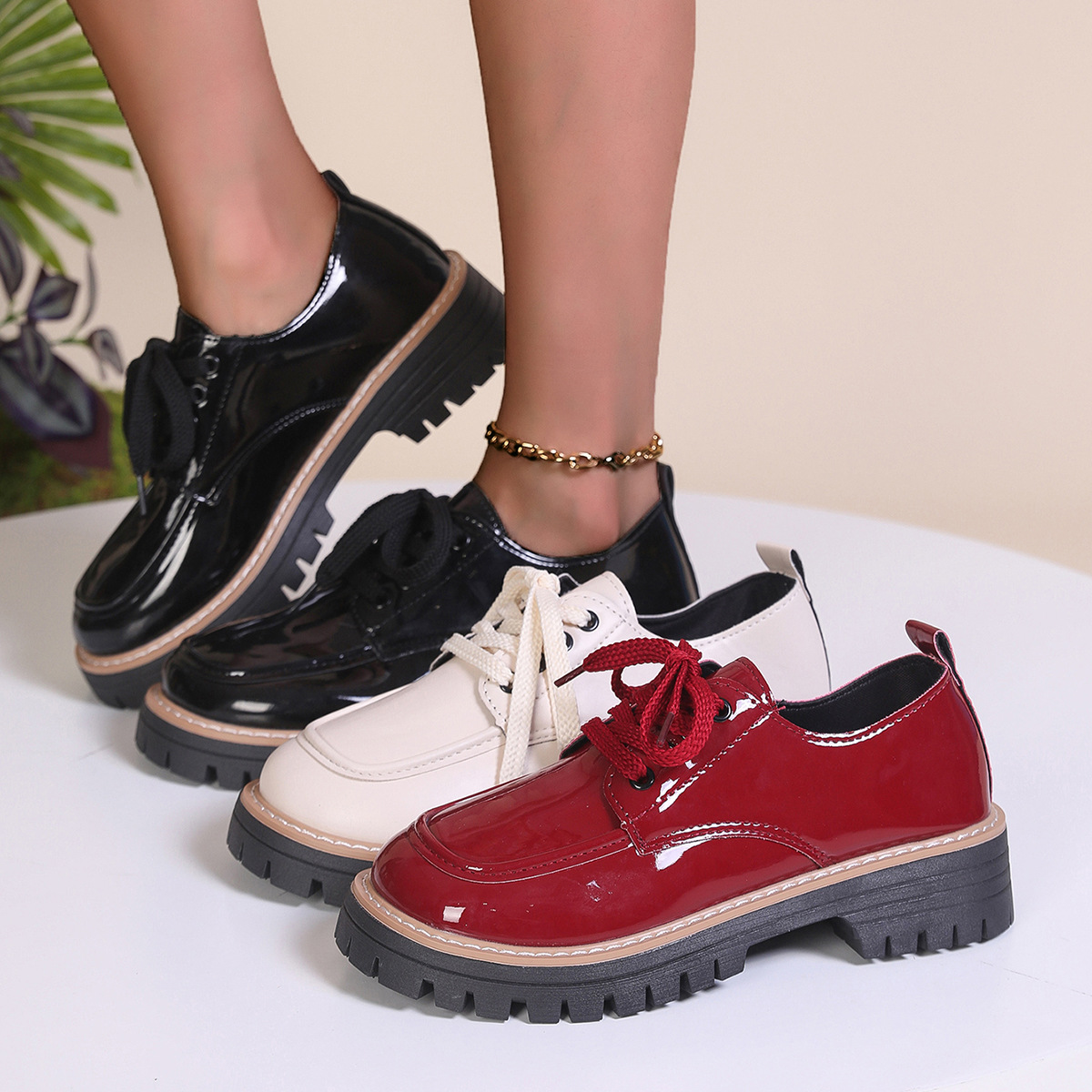 Round-toe lace-up loafers