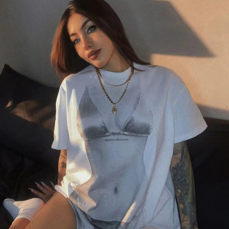 White T-shirt with 3D print and see-through effect