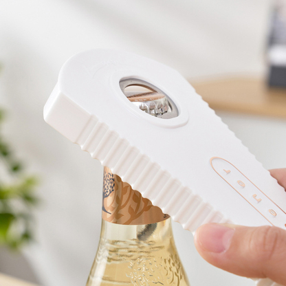 Multifunctional can opener