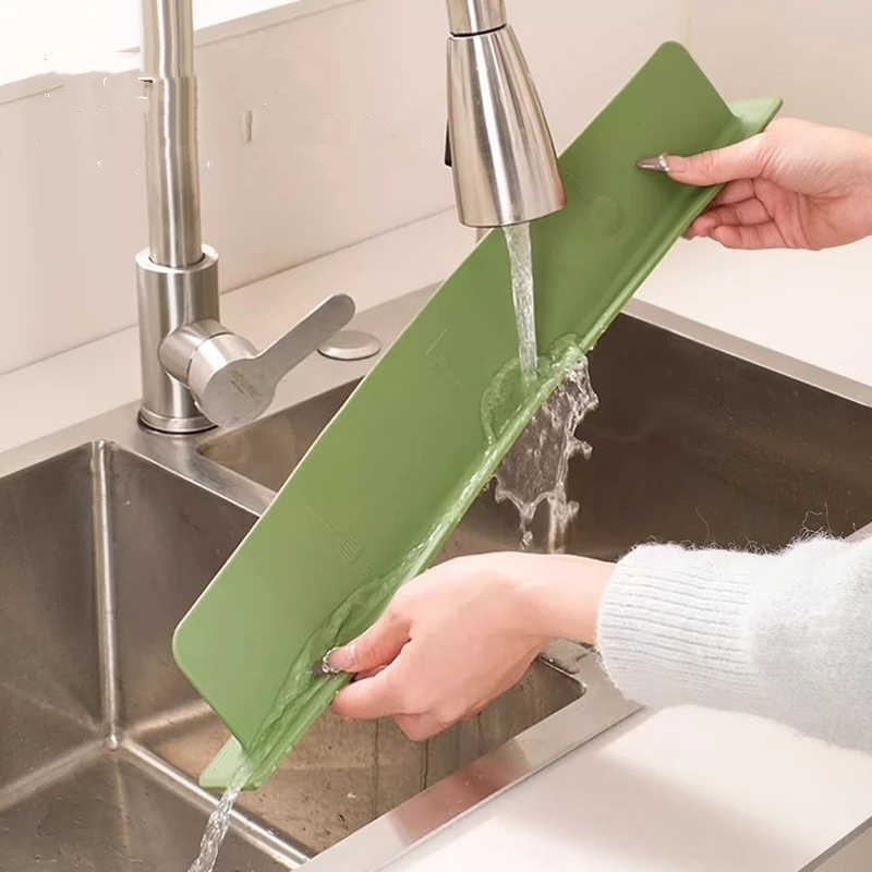 Silicone sink water retaining strip