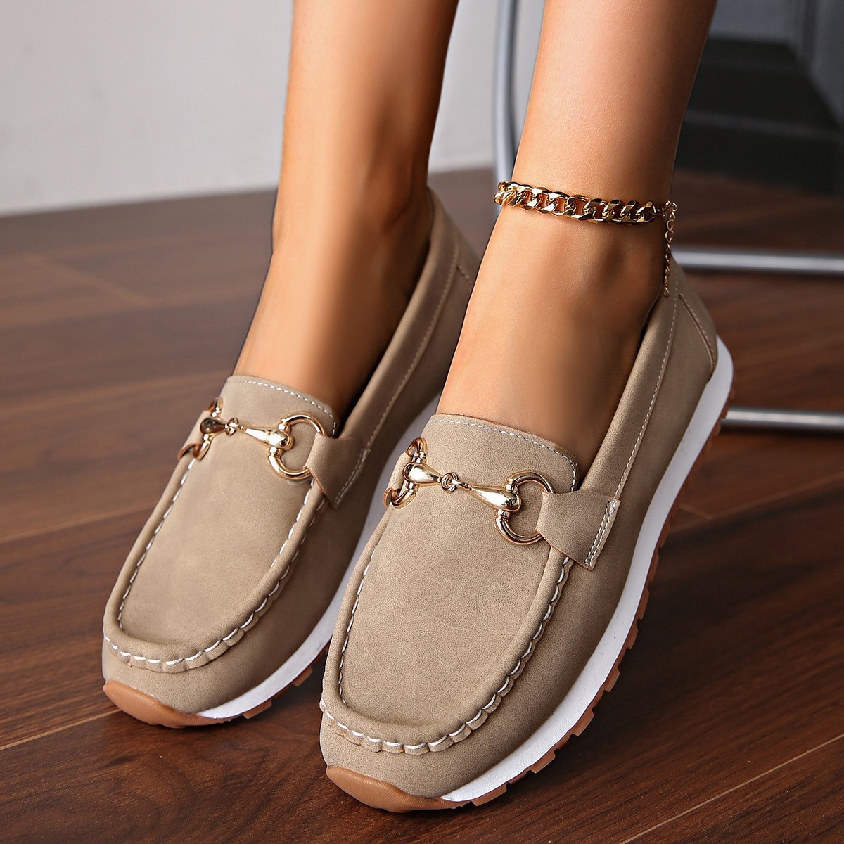 Metal chain casual loafers