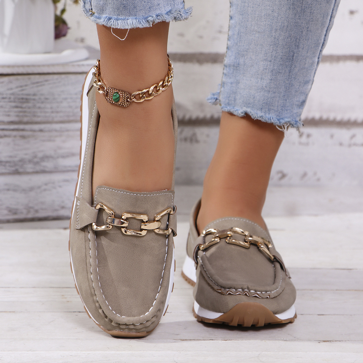 Metal chain casual loafers
