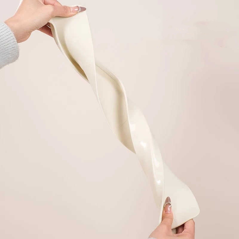 Silicone sink water retaining strip